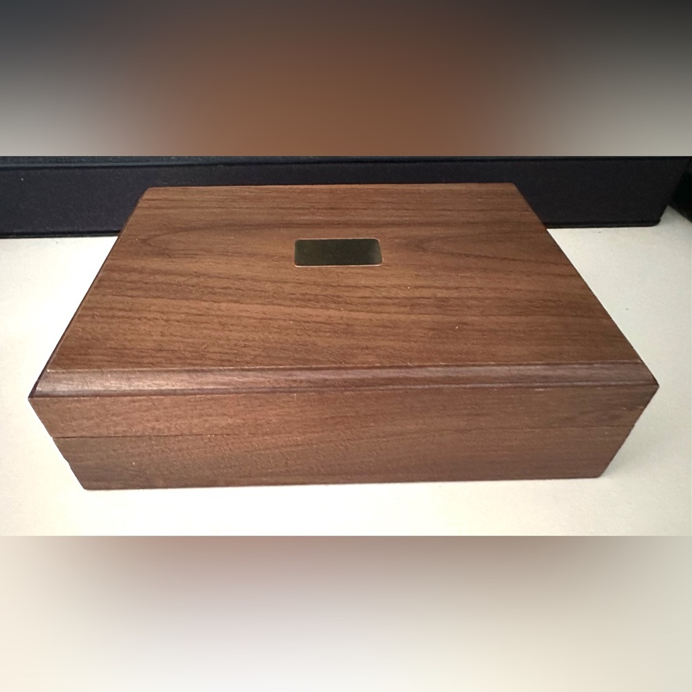 NEW MCM Decatur Industries Deco Walnut Wood Cigar Humidor Box Made in USA RARE